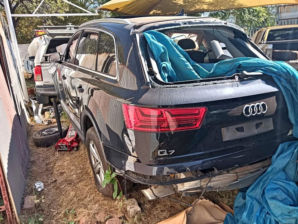 AUDI Q7 3.O STRIPPING FOR SPARES