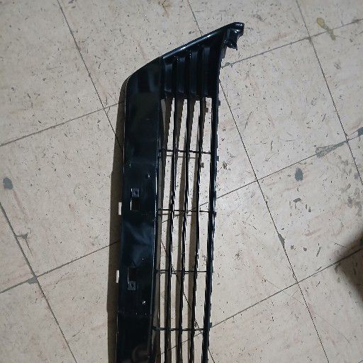 Toyota auris grill - Private Seller