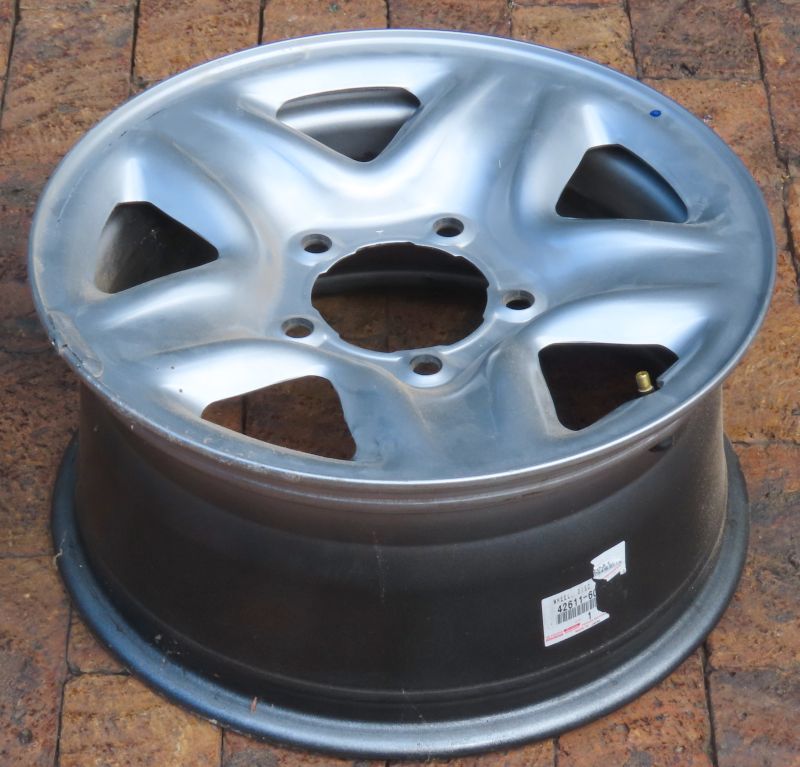 Steel rim for 285/70 R17 tyres - Private Seller