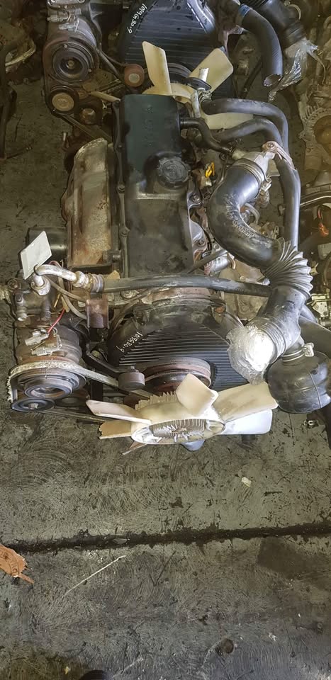 TOYOTA HILUX 2L 2,4 DIESEL ENGINE FOR SALE - Private Seller TOYOTA HILUX 2L 2,4 DIESEL ENGINE FOR SALE - Private Seller