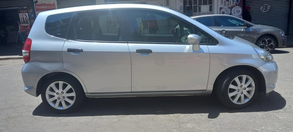 2006 HONDA JAZZ 1.4 PETROL AUTOMATIC TRANSMISSION, SILVER COLOUR, 140000KM,