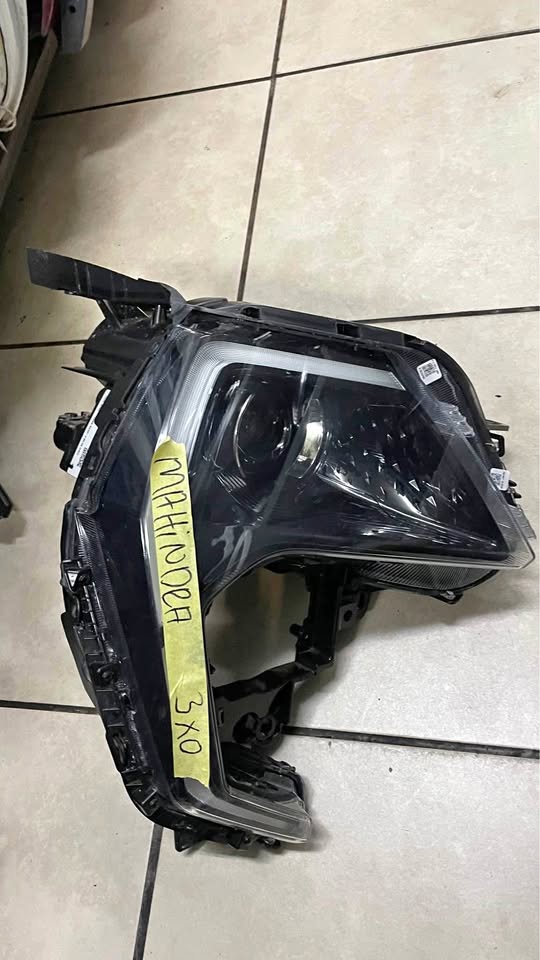 Mahindra 3XO headlight - Private Seller Mahindra 3XO headlight - Private Seller