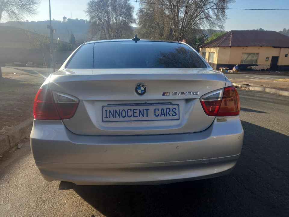 2010 BMW 320d ENGINE DIESEL, AUTOMATIC, MILEAGE 79000KMS, GOLD COLOR