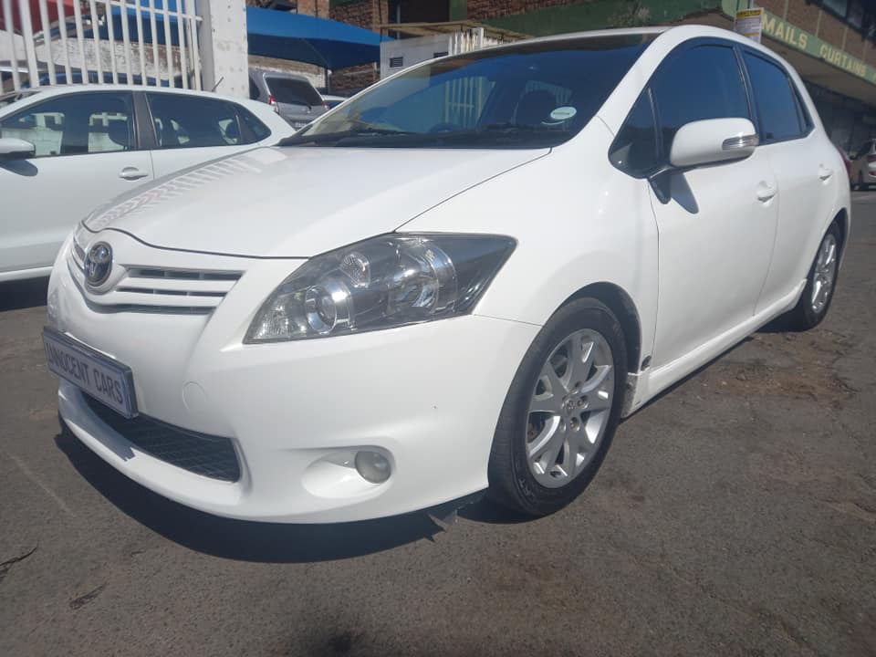 2013 TOYOTA AURIS 2.6 SPORT PETROL, MANUAL TRANSMISSION, WHITE COLOUR, MILEAGE 105000