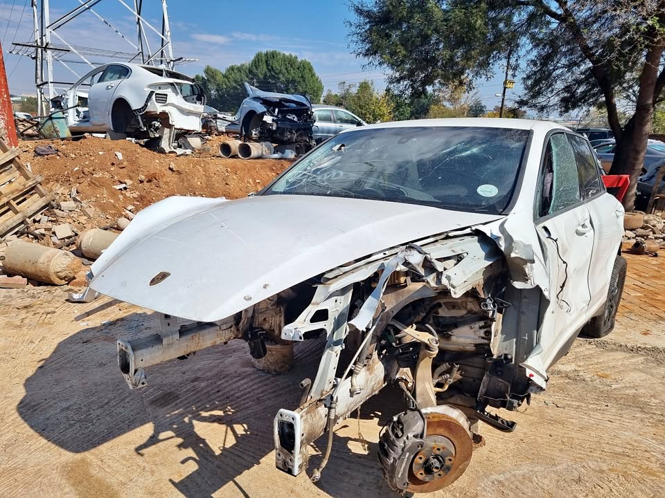 2011 PORSCHE CAYENNE DIESEL 958 STRIPPING AS SPARES - Private Seller