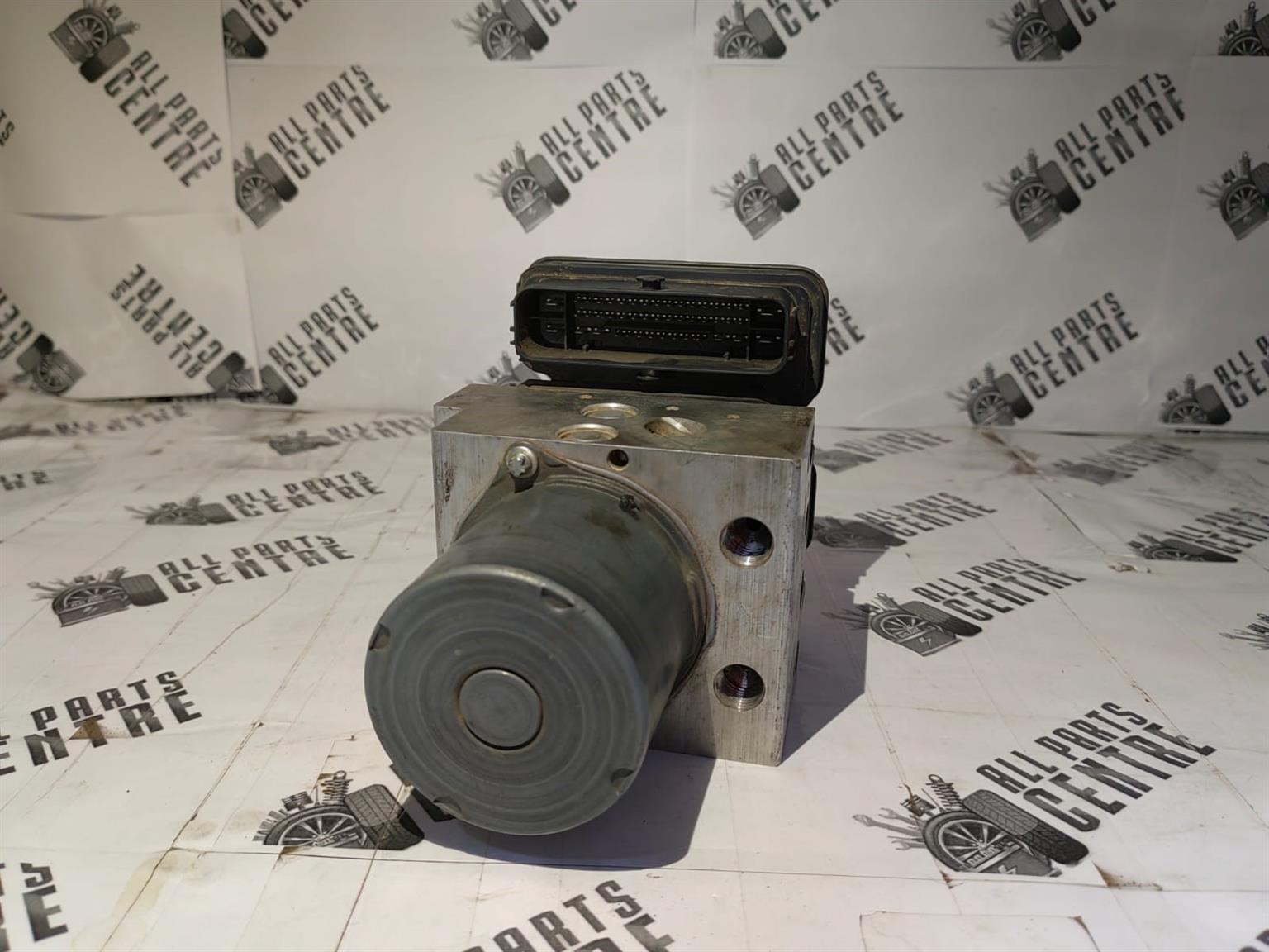 Now for sale: Land Rover Range Rover Sport ABS pump – Used