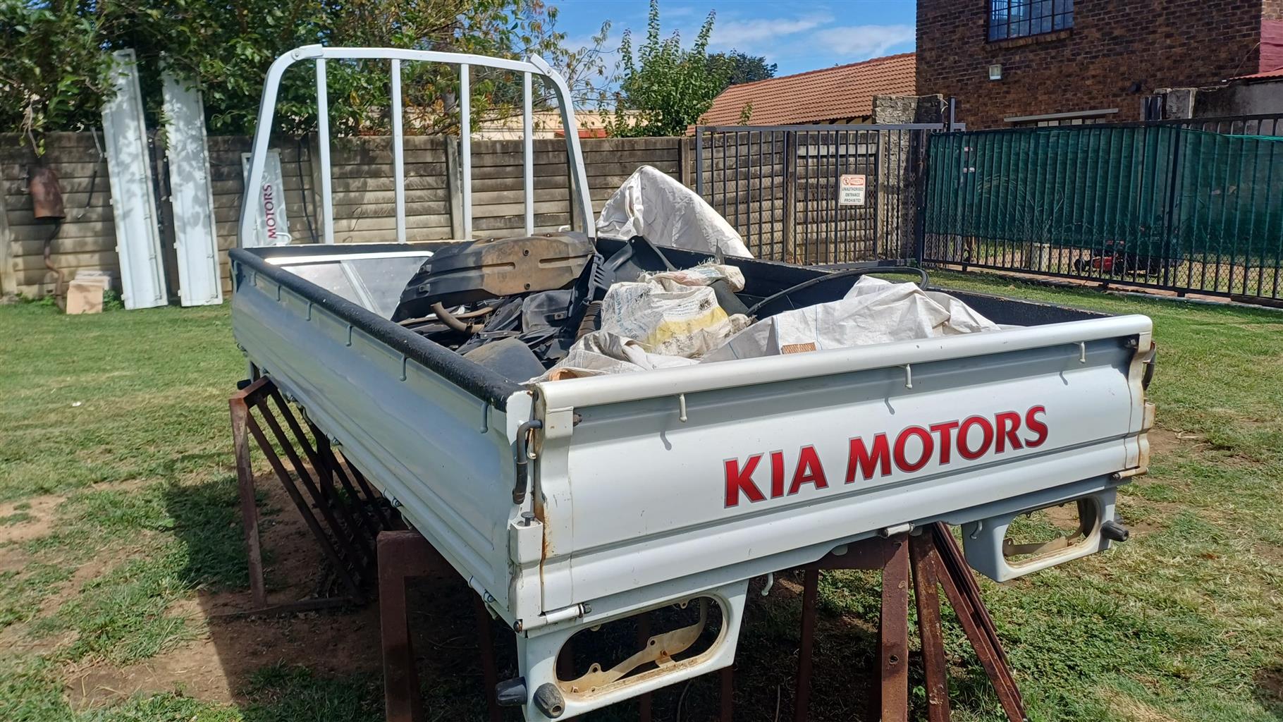 Kia dropsides and loadbin - Private Seller Kia dropsides and loadbin - Private Seller