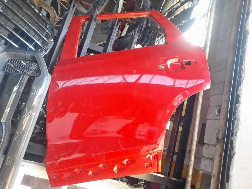 TOYOTA URBAN CRUISE LEFT BACK DOOR TOYOTA URBAN CRUISE LEFT BACK DOOR