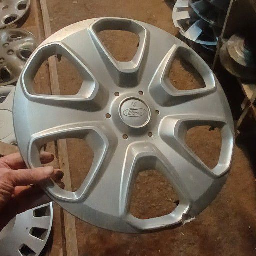 Fiesta, wheel cap - Private Seller