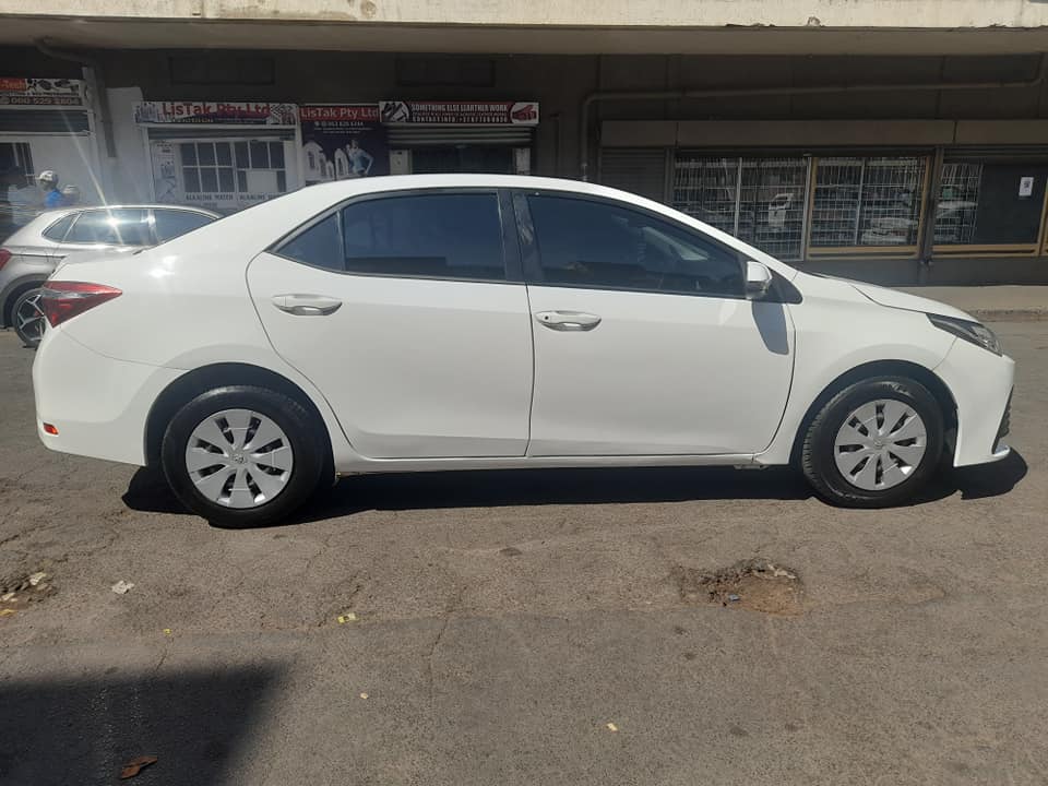 2020 TOYOTA COROLLA PRESTIGE 1.6 MANUAL LEATHER SEATS EXCELLENT CONDITION CONTACT LEON ON