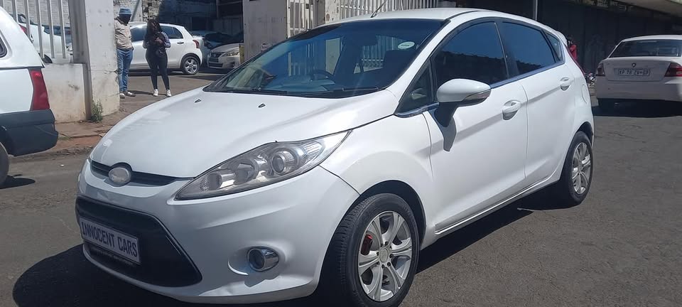 2009 FORD FIESTA 1.6, MANUAL, WHITE COLOUR, 95000KM