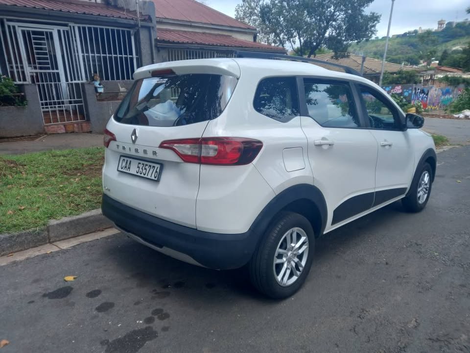 2022 RENAULT TRIBER 1.0 Petrol, Manual, Spare keys. White Color, Mileage 28000