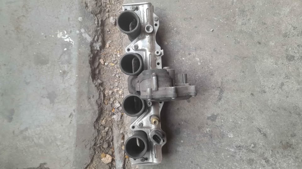 Audi A3/Golf 5/Toureng  2.0l fsi Intake manifold - Private Seller