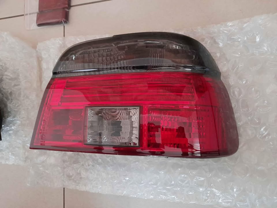 BMW E39 BRAND NEW SEMI SMOKED TAILIGHTS SET FORSALE