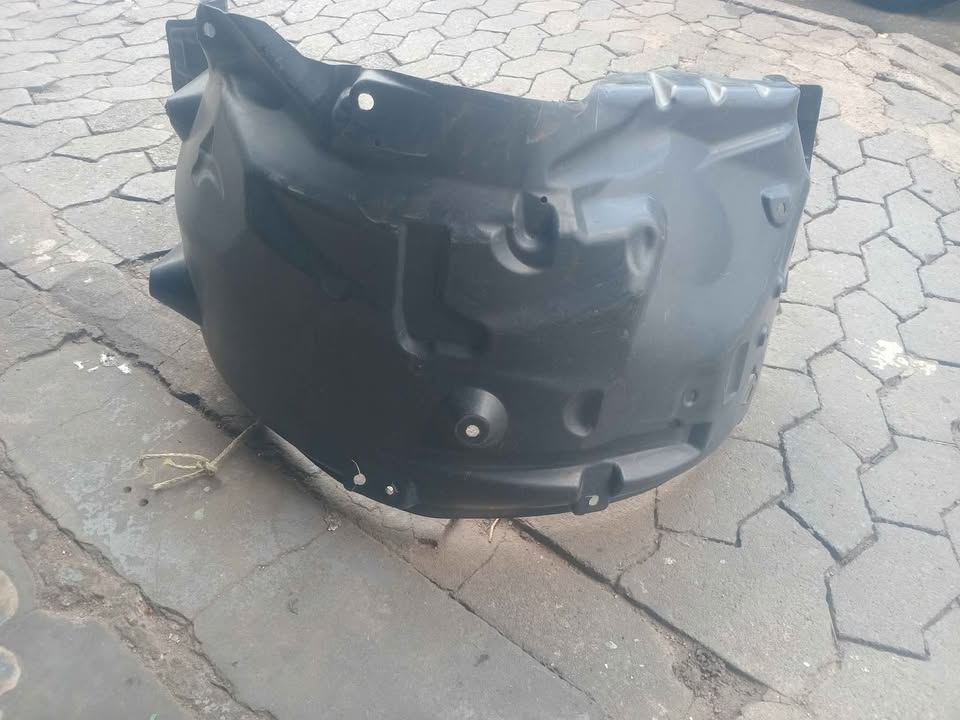 Front Right fender liner Land Rover Discovery 4 3.0 D - Private Seller