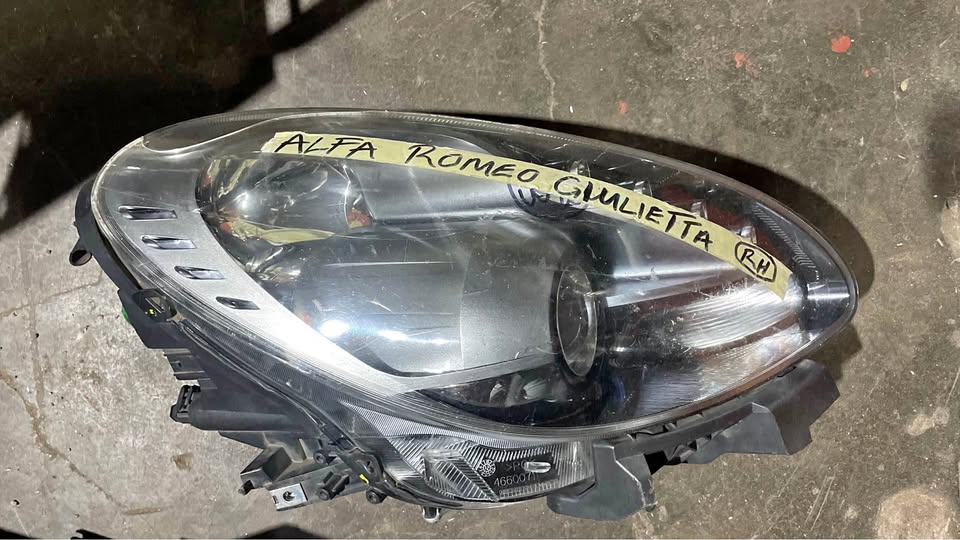 Alfa Romeo Giulietta 940 series headlight - Private Seller Alfa Romeo Giulietta 940 series headlight - Private Seller