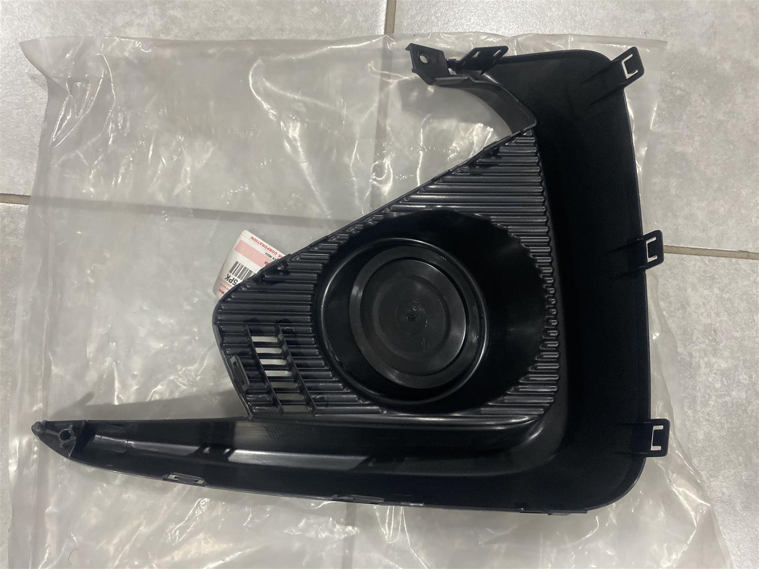 2025 SUZUKI ERTIGA SPOTLIGHT COVER LEFT SIDE FOR SALE. BRAND NEW - Private Seller