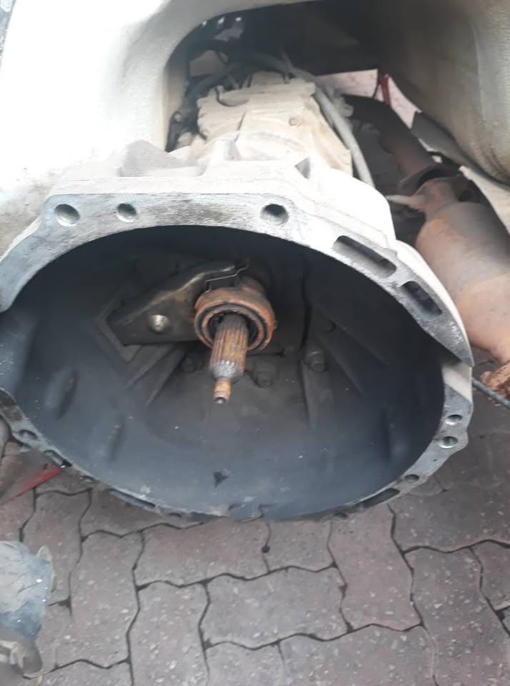 Toyota Hilux 4Y 2.2 Gearbox For Sale - Private Seller