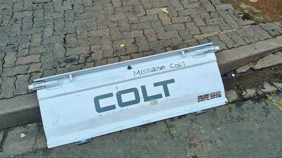 MITSUBISHI COLT TAIL GATE - Private Seller MITSUBISHI COLT TAIL GATE - Private Seller