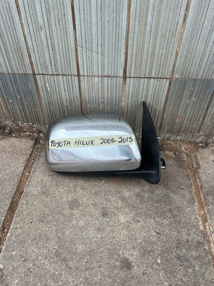 Toyota Hilux D4D side mirror - Private Seller