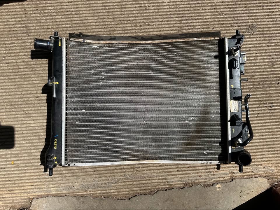 Hyundai i20, Hyundai accent and Kia Rio automatic radiator and condenser - Private Seller Hyundai i20, Hyundai accent and Kia Rio automatic radiator and condenser - Private Seller