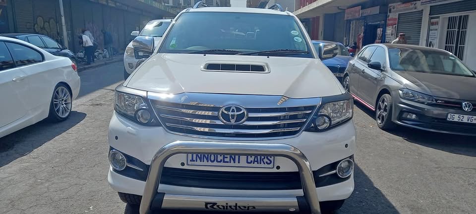 2013 TOYOTA FORTUNER 3.0D 4D AUTOMATIC TRANSMISSION.. 4×2. WITH 109000KM