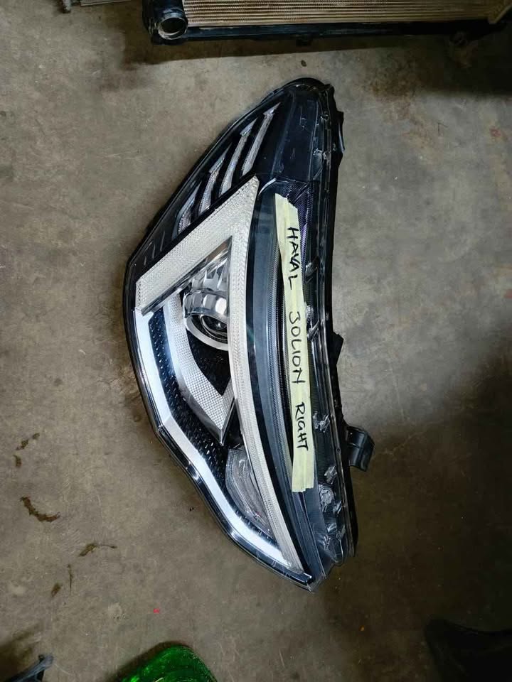 2020 HAVAL JOLION HEADLIGHT - Private Seller 2020 HAVAL JOLION HEADLIGHT - Private Seller