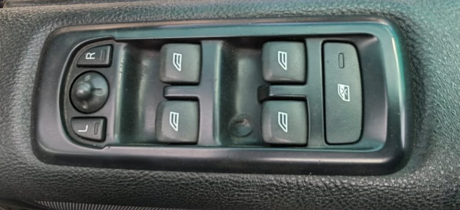Land Rover Discovery 4 Main Window Switch โ Used Land Rover Discovery 4 Main Window Switch โ Used