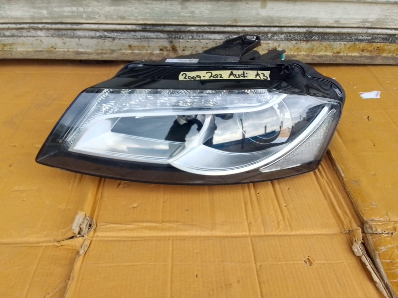 (2009-2013) AUDI A3 LHS XENON HEADLIGHT FOR SALE. - Private Seller (2009-2013) AUDI A3 LHS XENON HEADLIGHT FOR SALE. - Private Seller