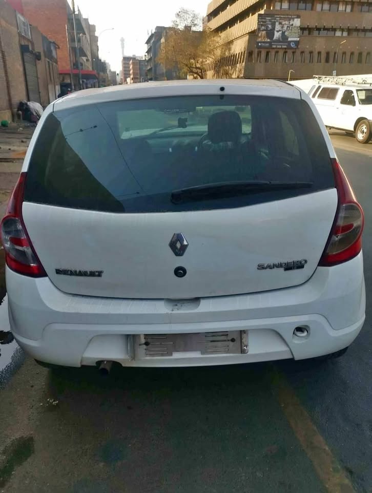 Renault sandero 2012 1.6 stripping for spares - Private Seller Renault sandero 2012 1.6 stripping for spares - Private Seller