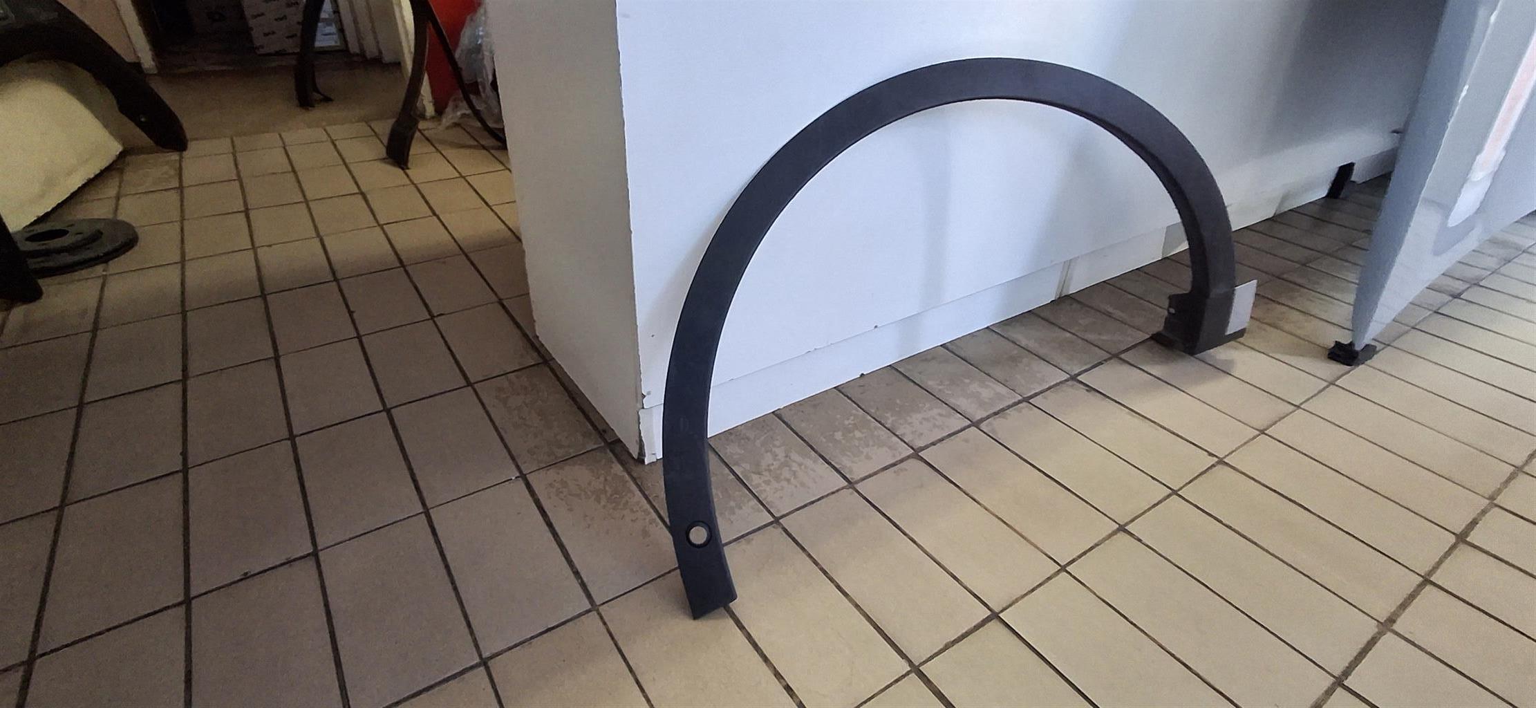 2019 JAGUAR E PACE WHEEL ARCH FRONT LEFT IN EXCELLENT CONDITION FOR SALE - Private Seller 2019 JAGUAR E PACE WHEEL ARCH FRONT LEFT IN EXCELLENT CONDITION FOR SALE - Private Seller