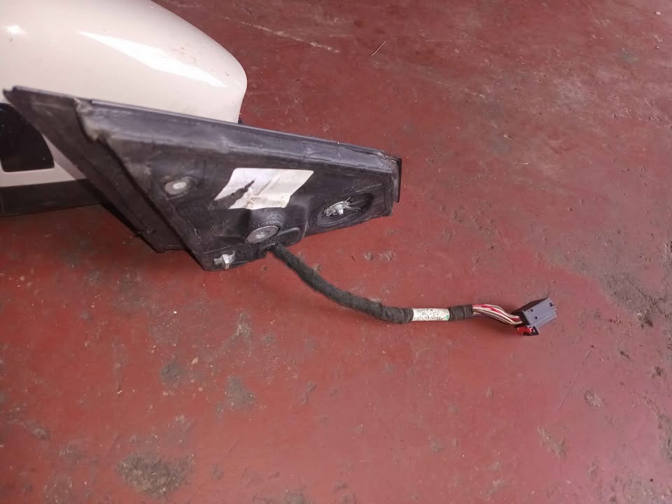 Vw Taigo Left side Mirror electric