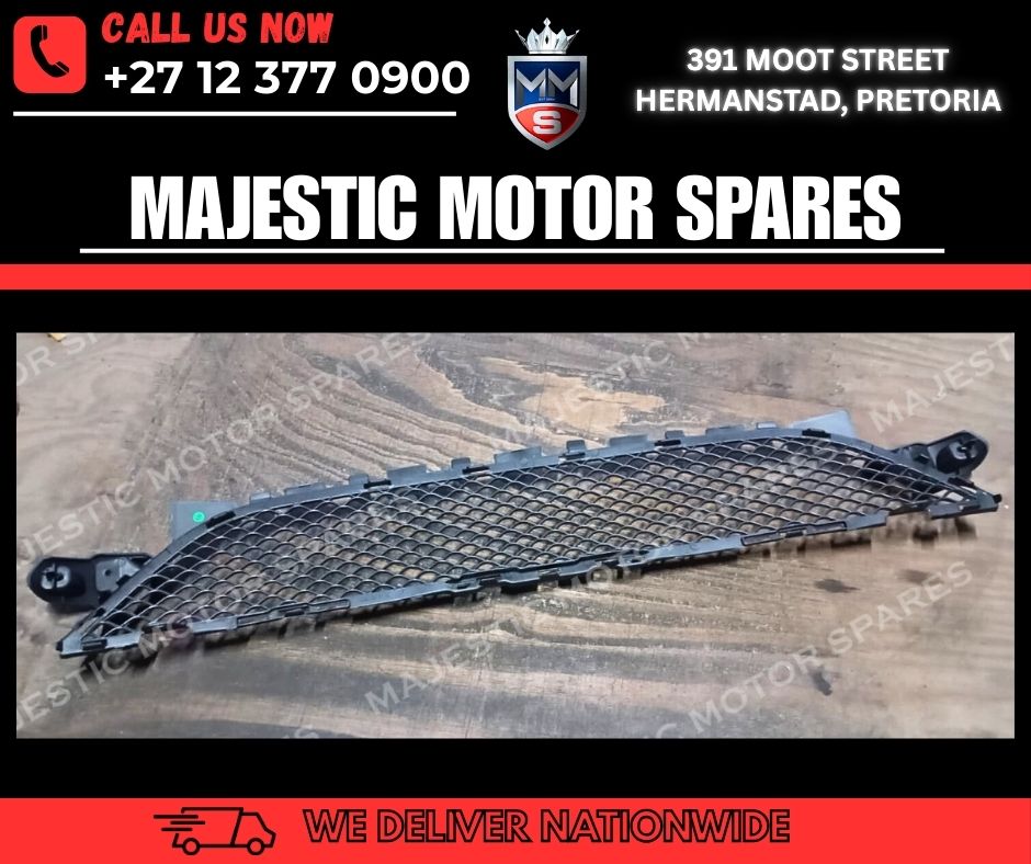 Mercedes-Benz W205 AMG Pre-Facelift Centre Grille for Sale – Brand New! - Private Seller Mercedes-Benz W205 AMG Pre-Facelift Centre Grille for Sale – Brand New! - Private Seller