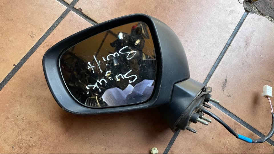 Suzuki Baleno side mirror Toyota Starlet side mirror - Private Seller Suzuki Baleno side mirror Toyota Starlet side mirror - Private Seller