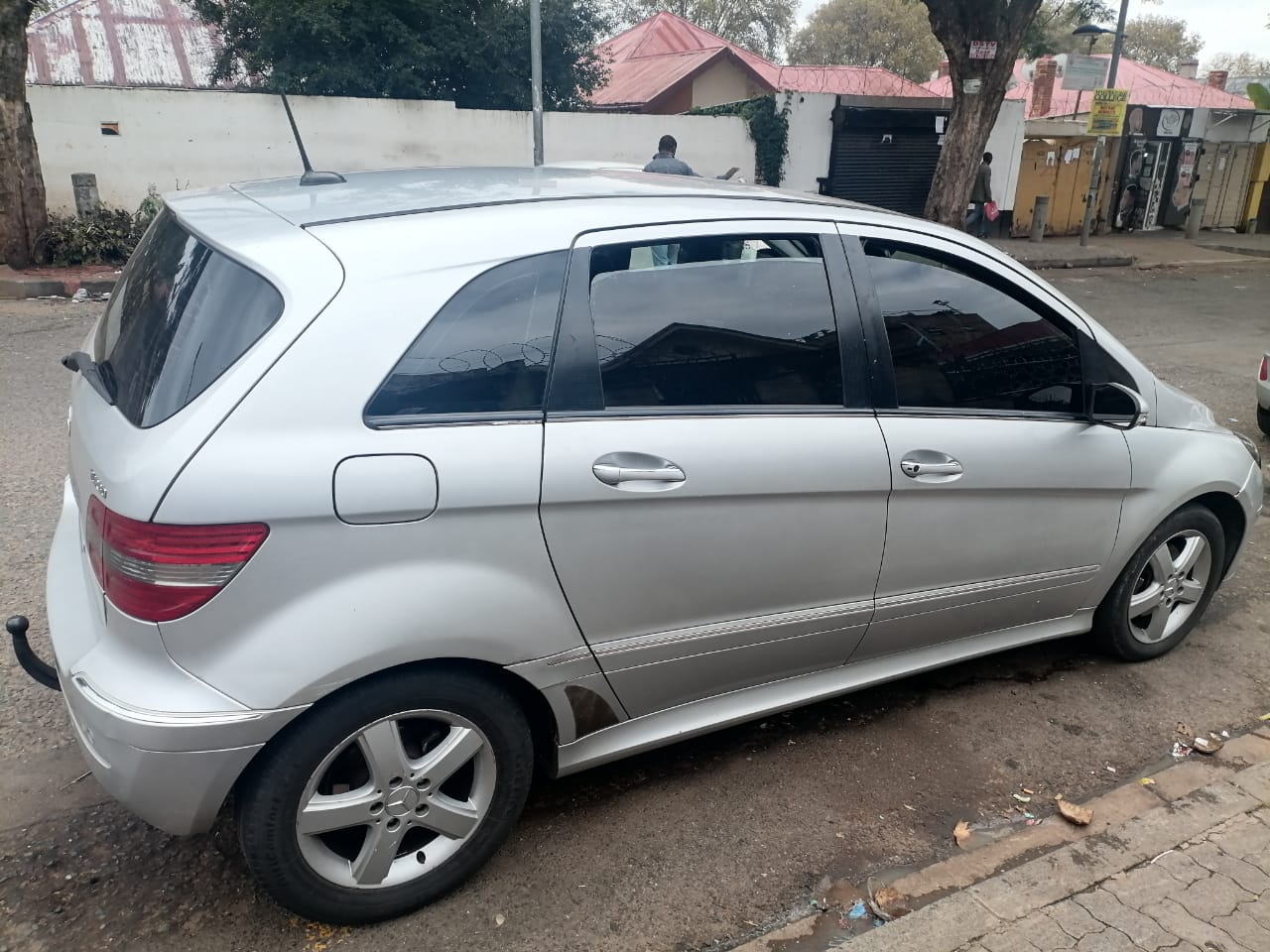 Mercedes (B200 petrol  Turbo)