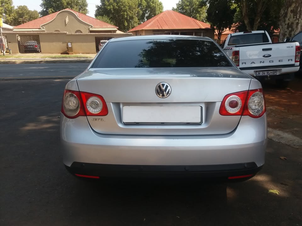 2010 VOLKSWAGEN JETTE 5 1.6 COMFORTLINE