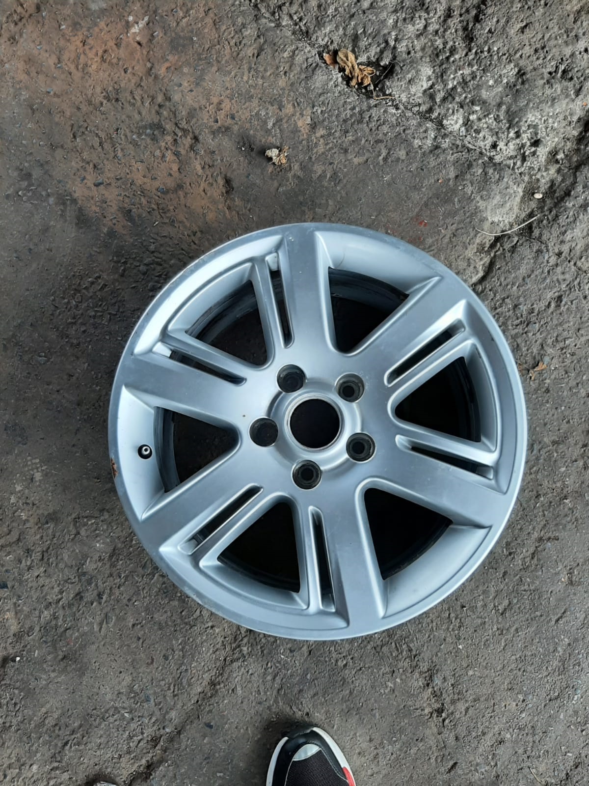 17 inch VW Amarok original mags to for spare - Private Seller 17 inch VW Amarok original mags to for spare - Private Seller