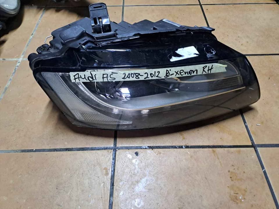 Audi A5 headlight XENON Right side 2008_ 2012 model - Private Seller Audi A5 headlight XENON Right side 2008_ 2012 model - Private Seller