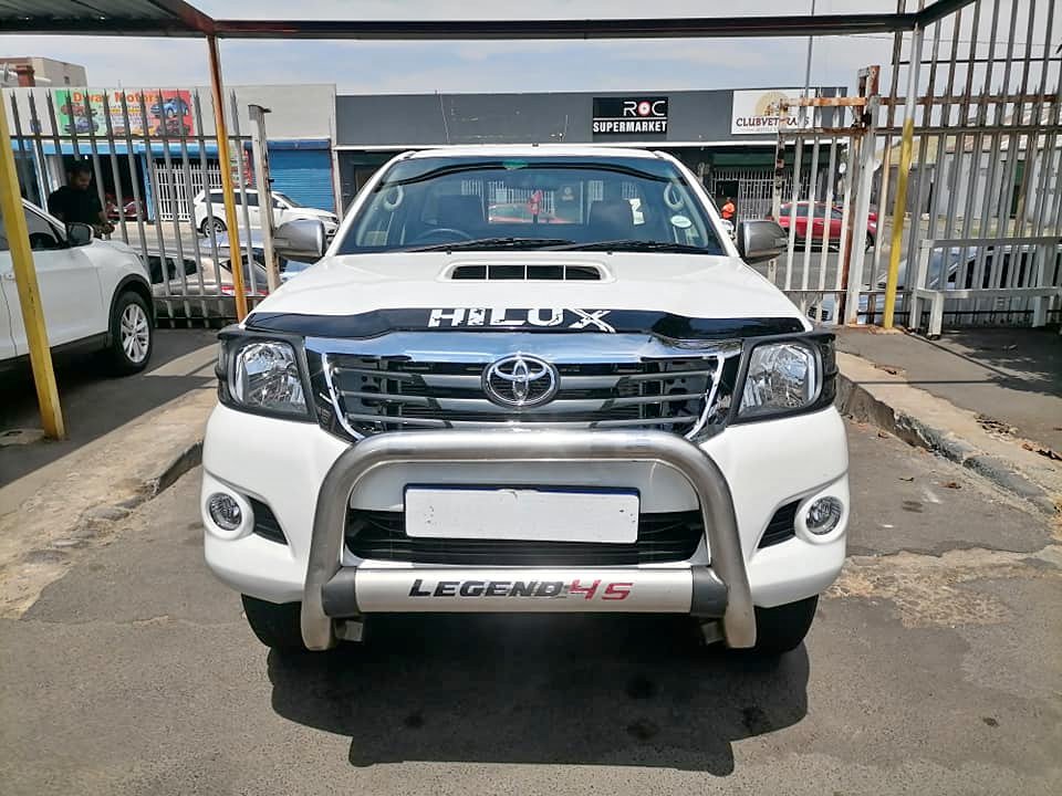 2014 Toyota Hilux 3.0 D4D 4×4 Single Cab High Rider legend 45 with a leather seat