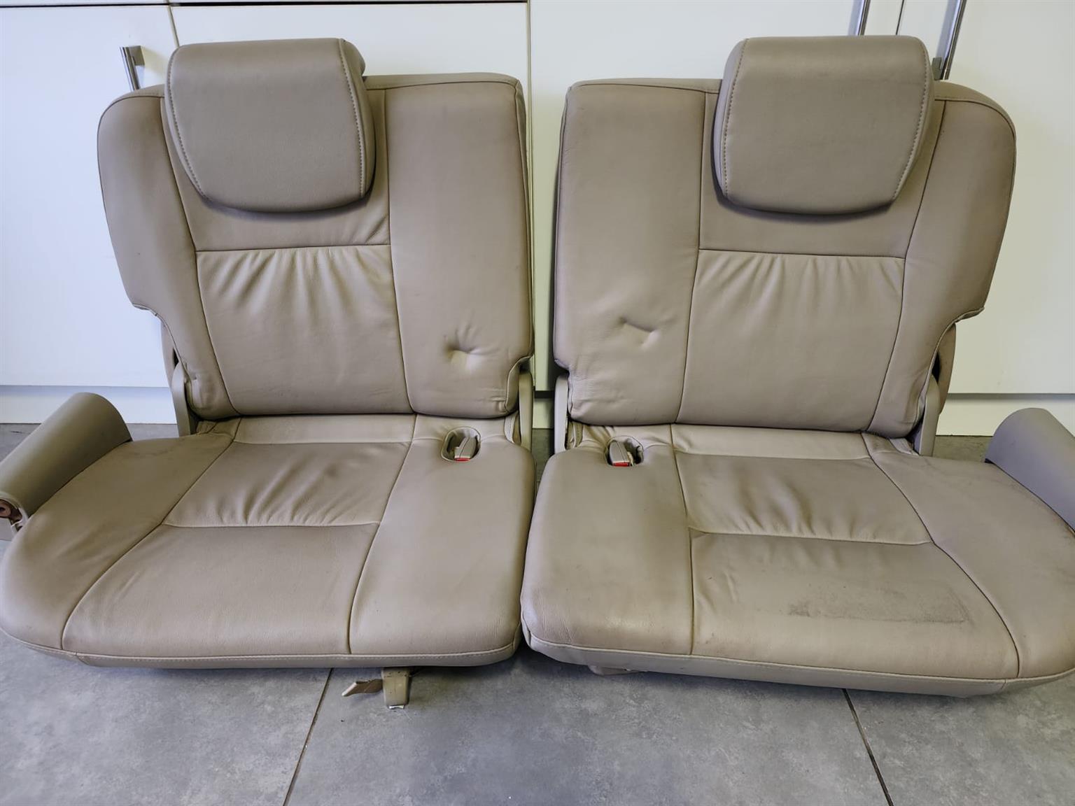 Toyota fortuner jump seats - Private Seller Toyota fortuner jump seats - Private Seller
