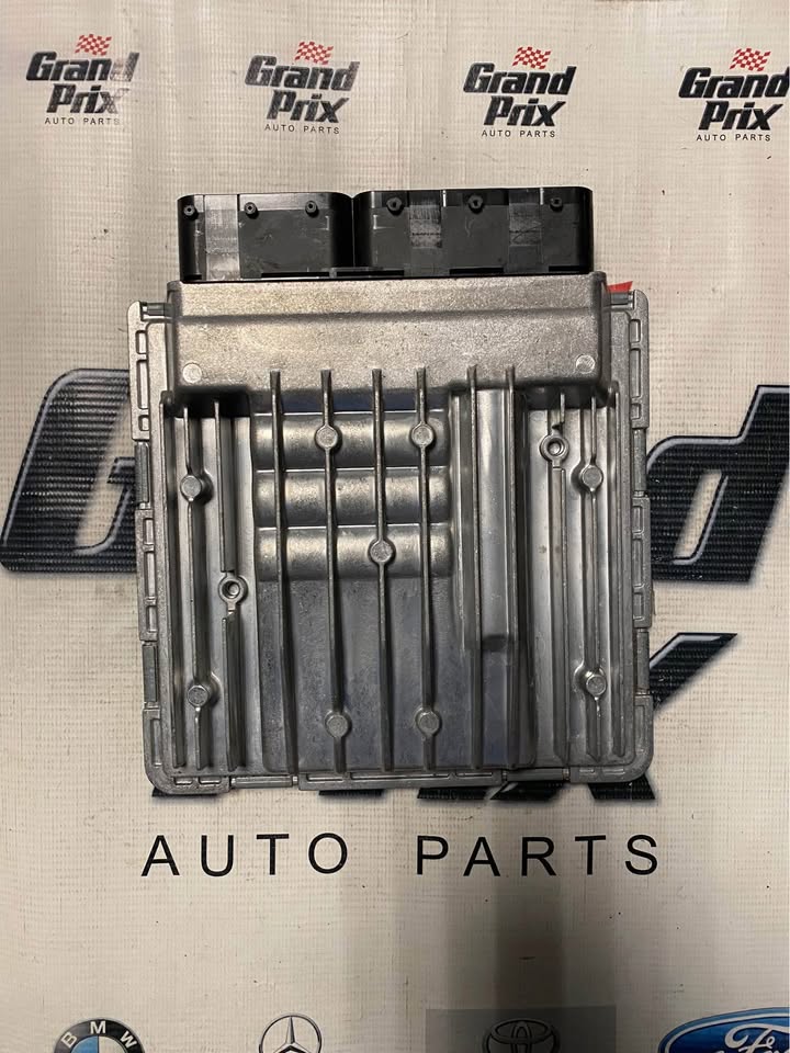 BMW 1 Series and 3 Series MSV70 5WK98083 computer box - Private Seller