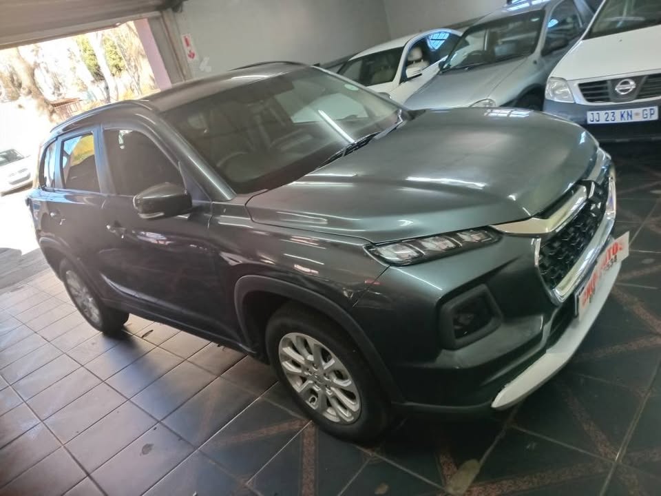 2024 Suzuki grand vitara 1.5 Manual Petrol,Service book Leather interior Reverse camera and revers