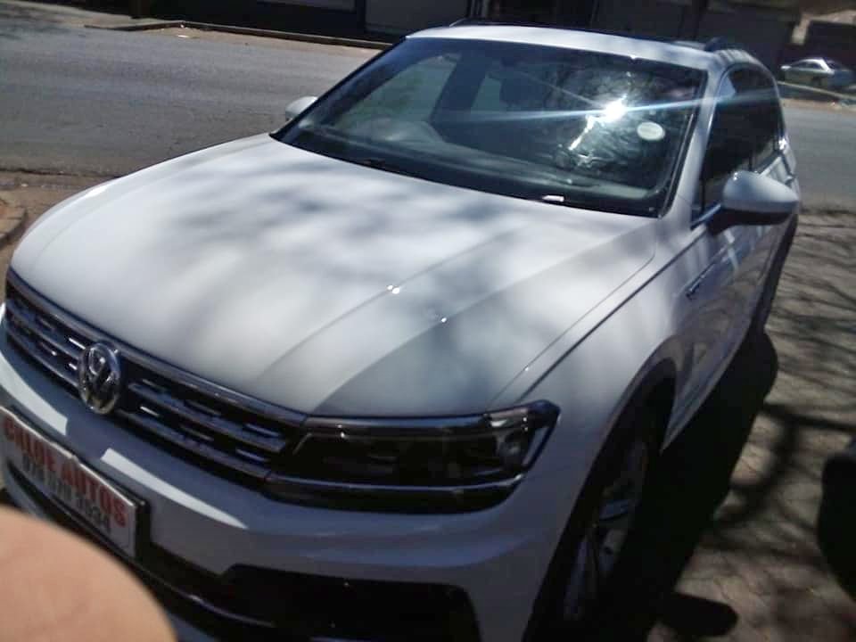 2019 VW TIGUAN 2.0 DSG TDI 4MOTION RLine WHITE, AUTOMATIC, SUNROOF, DIESEL, REVERSE CAMERA 2019 VW TIGUAN 2.0 DSG TDI 4MOTION RLine WHITE, AUTOMATIC, SUNROOF, DIESEL, REVERSE CAMERA