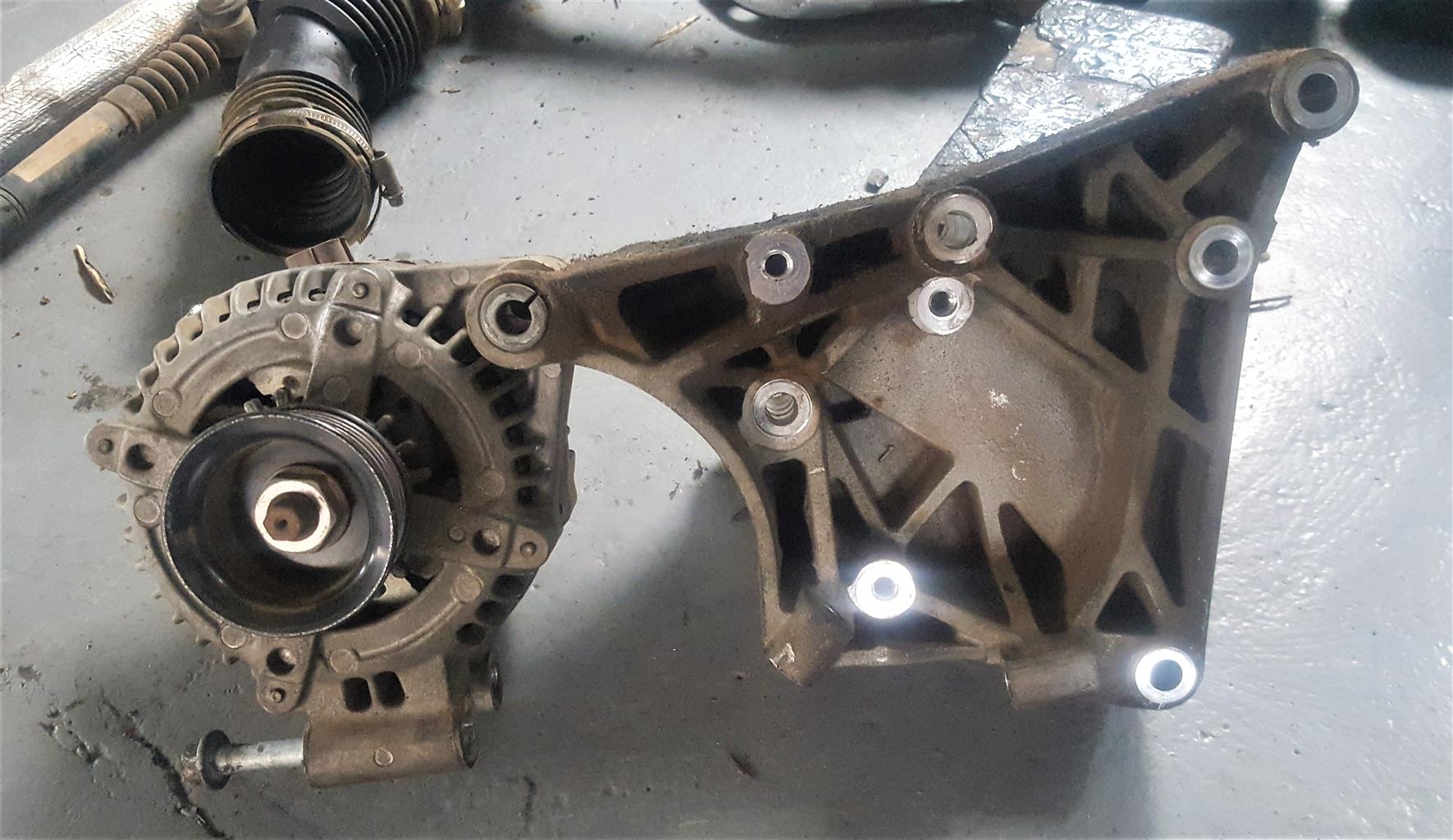 Range Rover Sport Alternator and Bracket Range Rover Sport Alternator and Bracket
