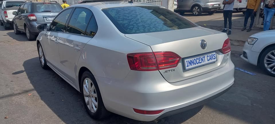2012 VW JETTS Tsi 1.6 , MANUAL TRANSMISSION, SILVER COLOUR, 90000KM, ACCIDENT FREE