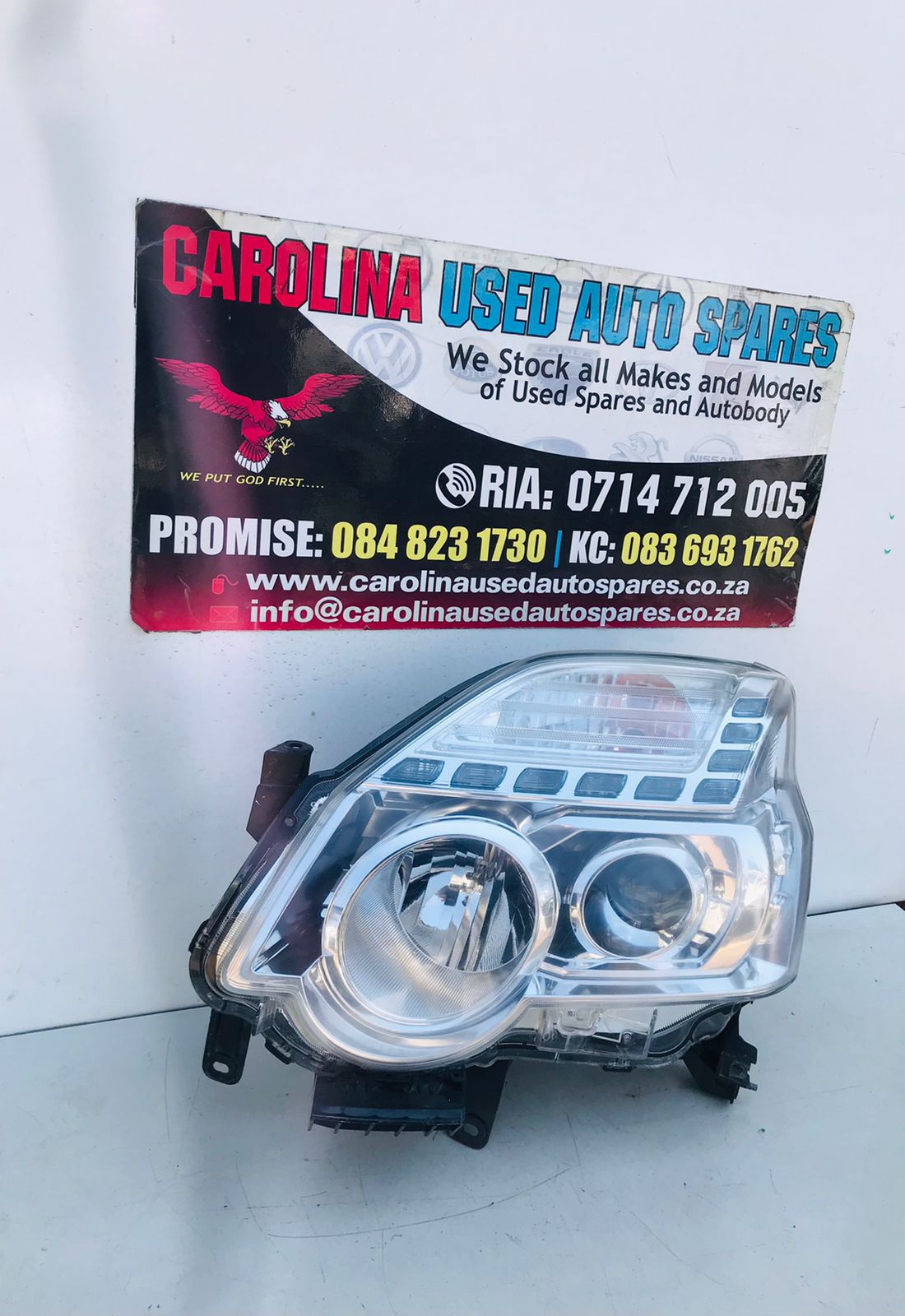 Nissan X-Trail left side LED headlight (2012) - Private Seller Nissan X-Trail left side LED headlight (2012) - Private Seller