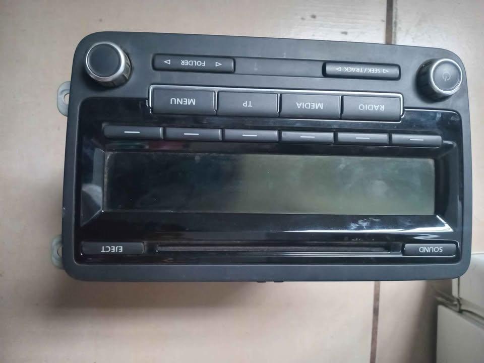 2012 to 2015 Volkswagen touran/amarok/jetta mk6 radio for sale @ circle 7 used parts - Private Seller