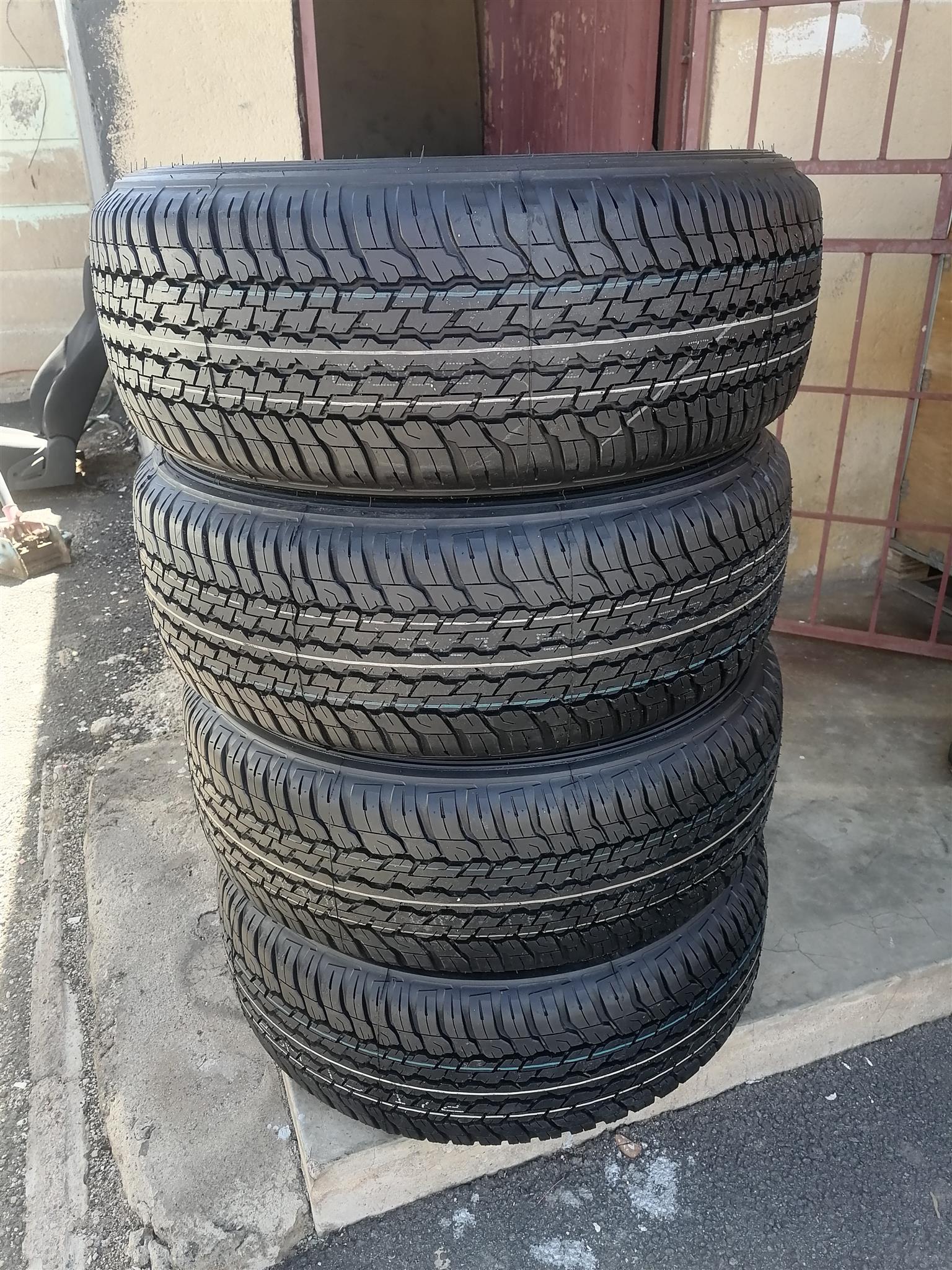 265 60 18 Dunlop Grantrek AT