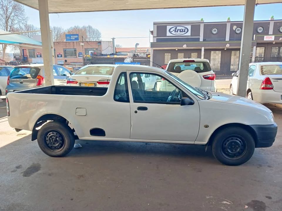 2011 FORD BANTAM 1.3 BAKKIE Transmission: Manual  Mileage: 82000km  Fueltype: Petrol  White