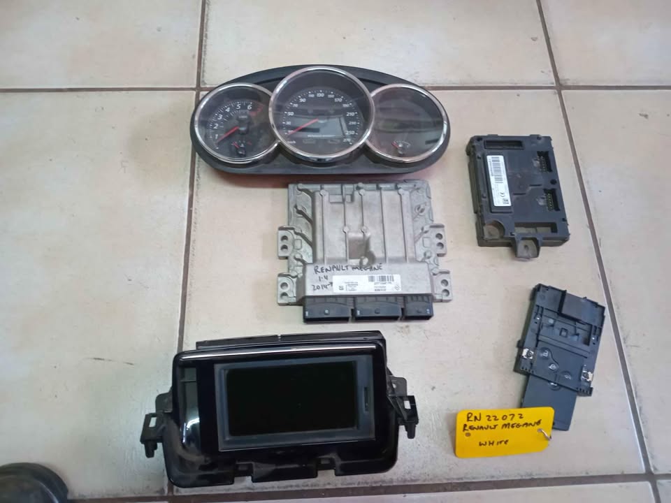 2007 Renault megane3 1.4 RS lock set for sale @ circle 7 used parts - Private Seller 2007 Renault megane3 1.4 RS lock set for sale @ circle 7 used parts - Private Seller